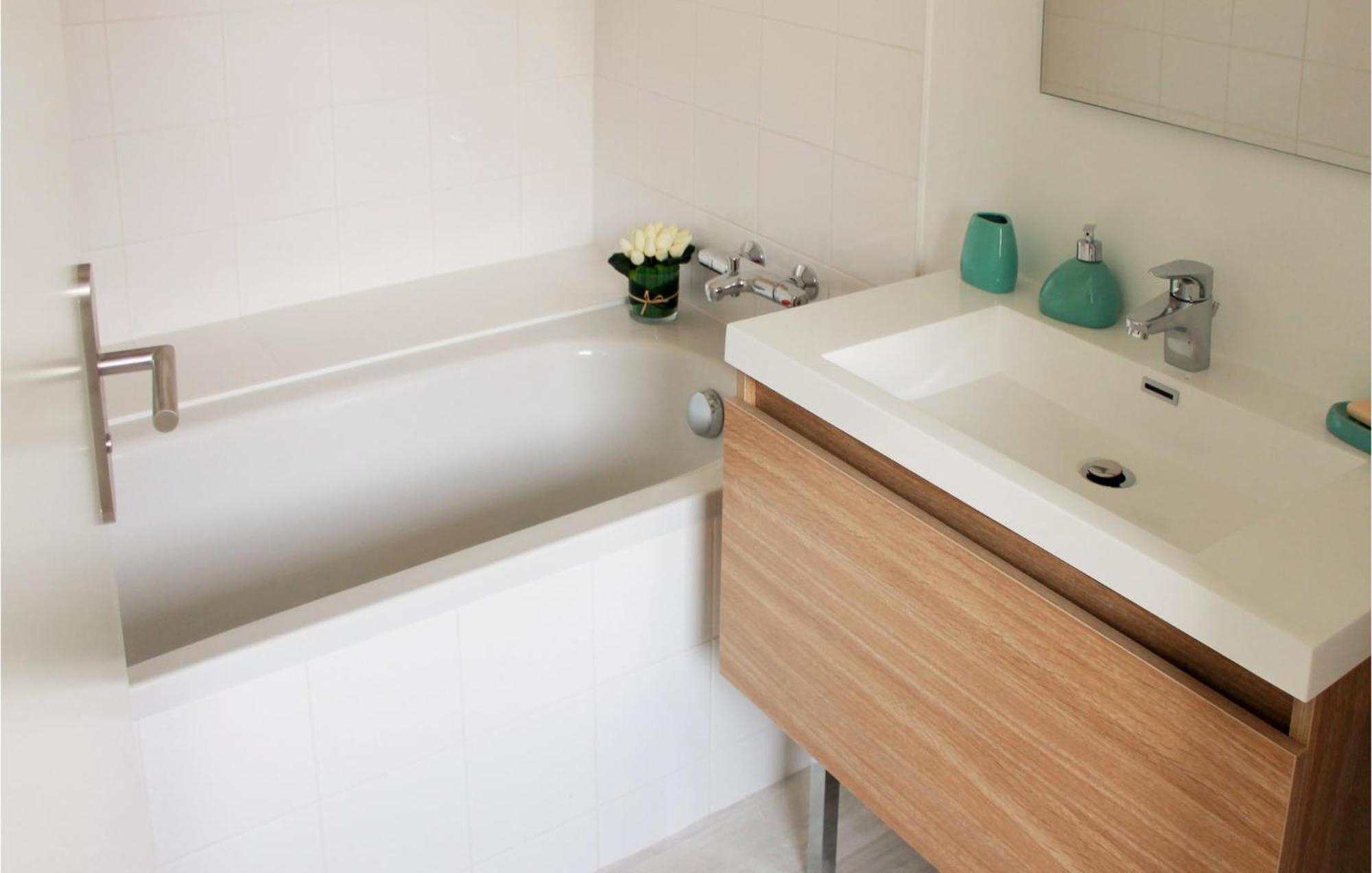 Beautiful Home In Erdeven With Kitchenette Ngoại thất bức ảnh
