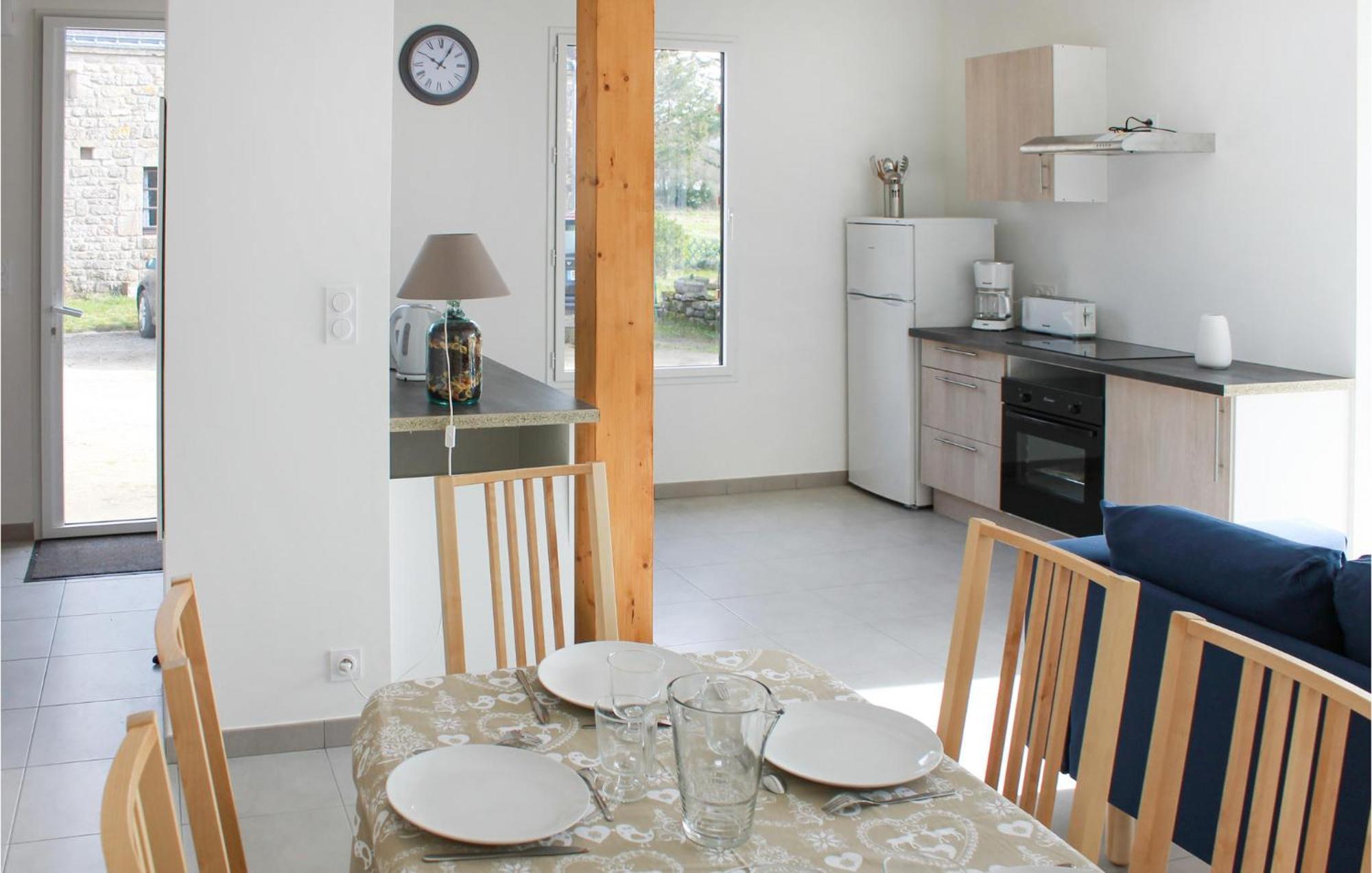 Beautiful Home In Erdeven With Kitchenette Ngoại thất bức ảnh