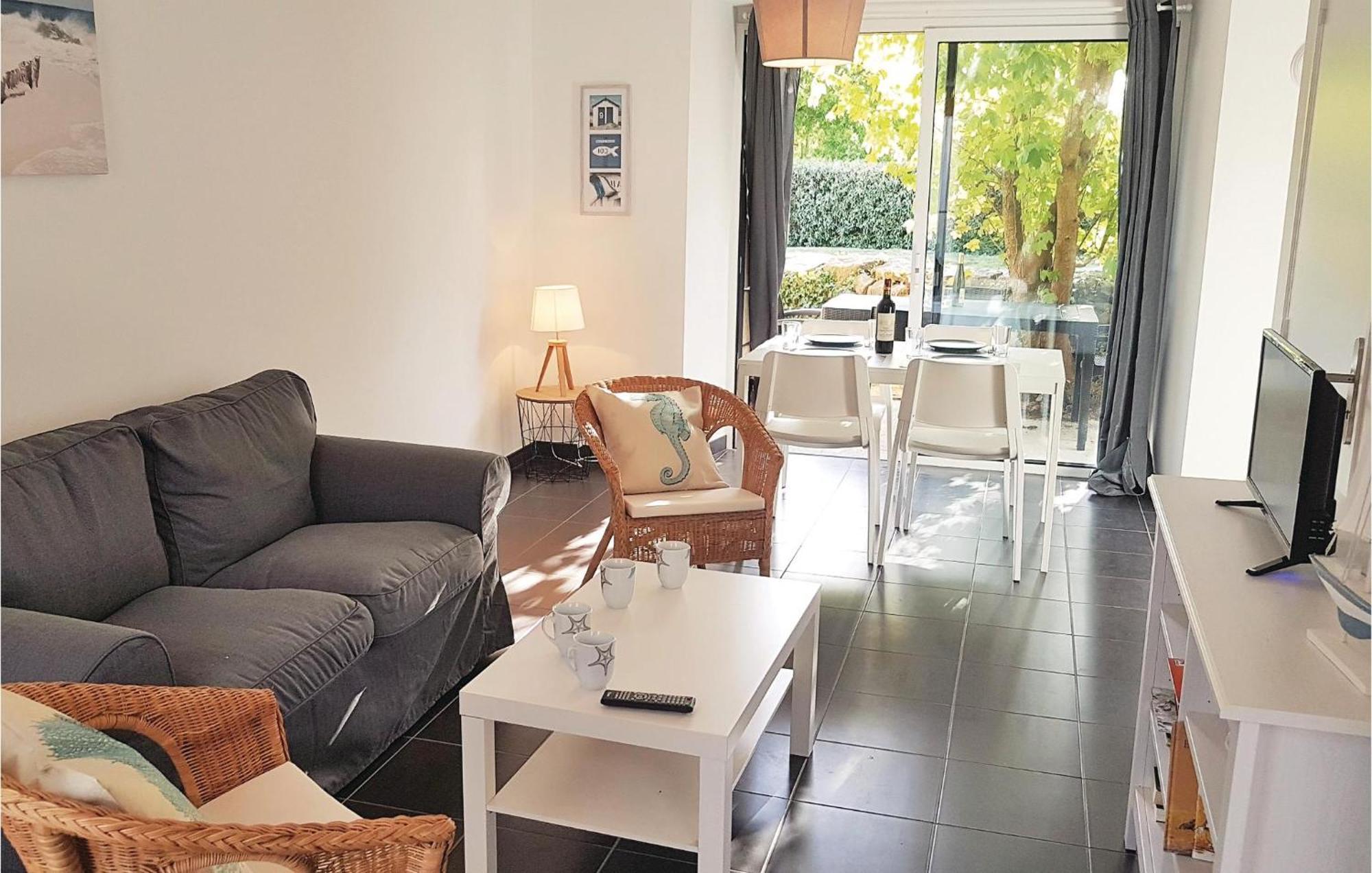 Beautiful Home In Erdeven With Kitchenette Ngoại thất bức ảnh